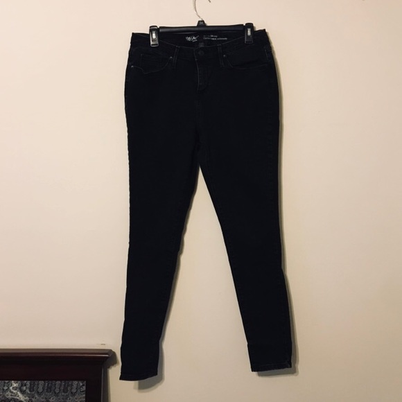 Curvy Fit Distressed Skinny Jeans - Picture 2 of 3